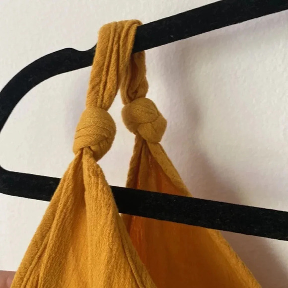 SHEIN V Neck Knot Knotted Strap Flowy Mustard Yellow Tank Top Size L - Picture 2 of 9